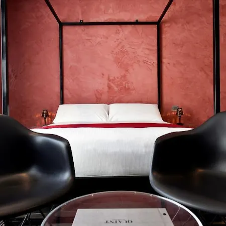Hotel Quaint 4*